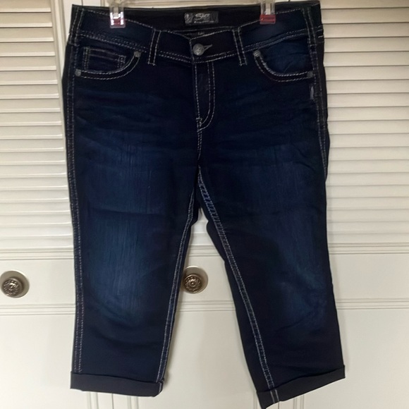 Capri jeans, super stretch. Very good condition. - Picture 1 of 5